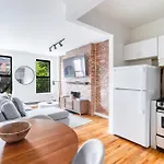 Central And Cozy 3Br 1Ba Escape In Hells Kitchen Close To Times Square