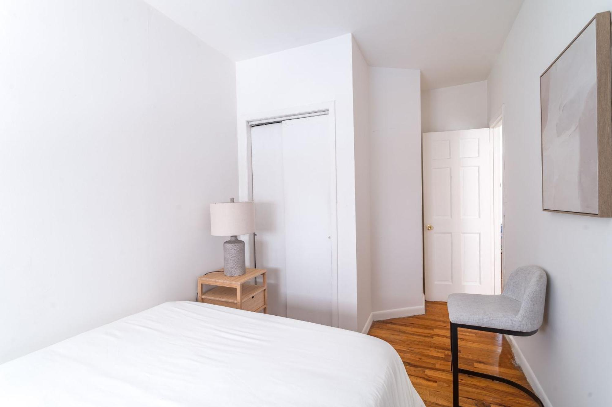 And Cozy 3br 1ba Escape In Hells Kitchen Close To Times Square Apartment