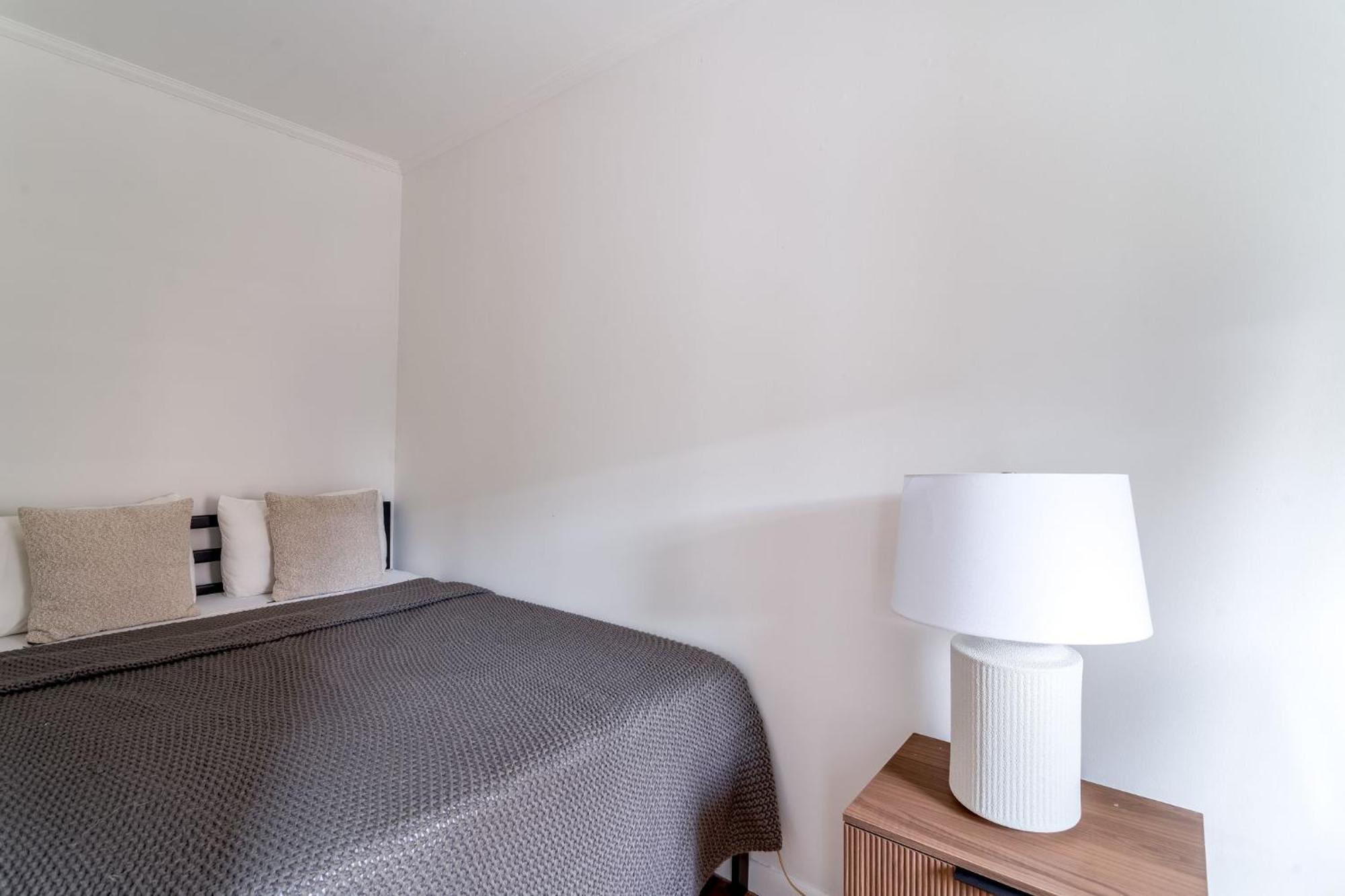 Apartment And Cozy 3br 1ba Escape In Hells Kitchen Close To Times Square *