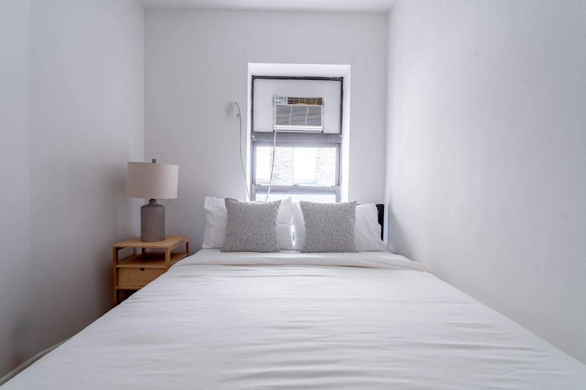 Apartment And Cozy 3br 1ba Escape In Hells Kitchen Close To Times Square *