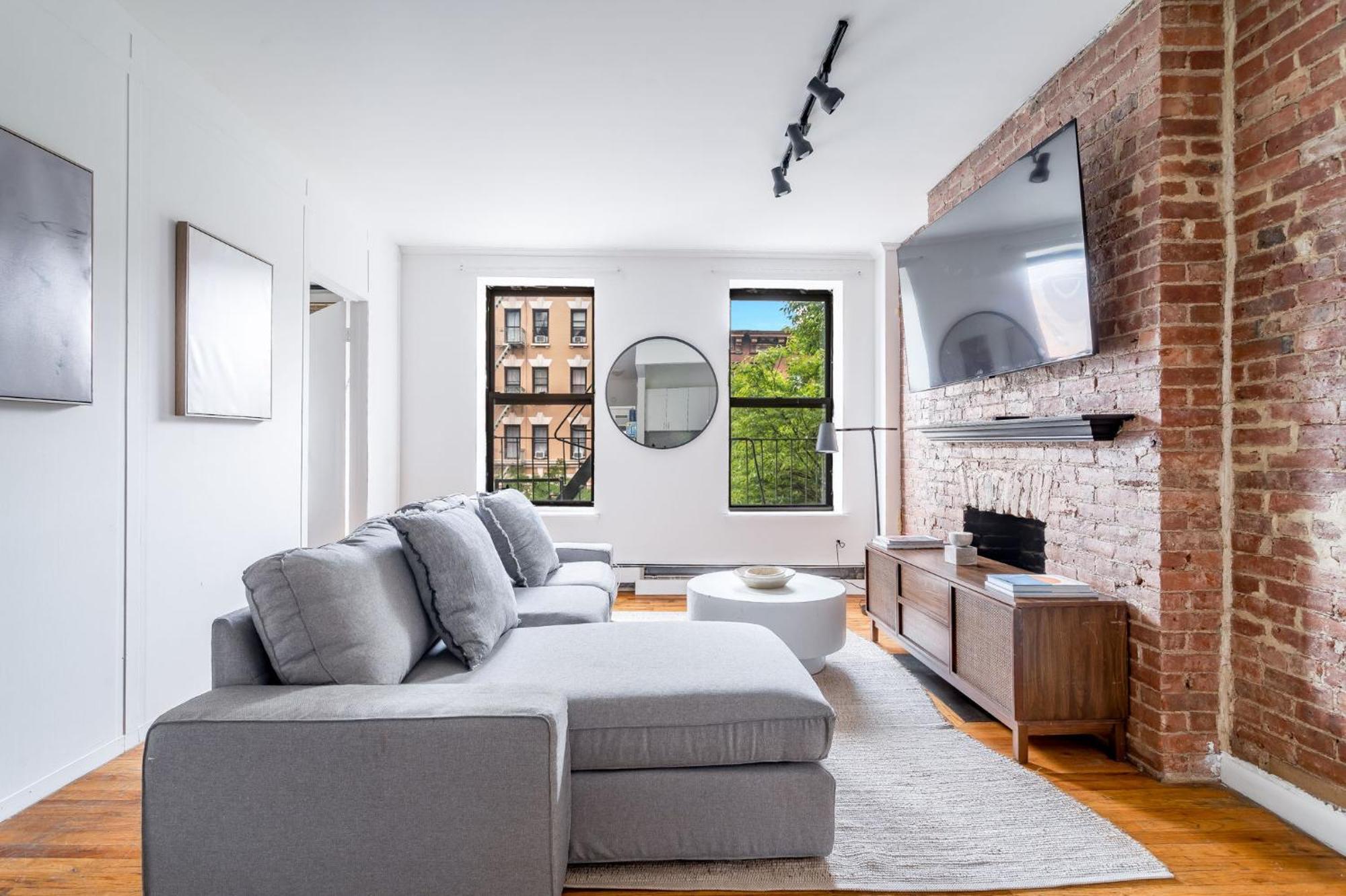 And Cozy 3br 1ba Escape In Hells Kitchen Close To Times Square * New York